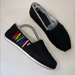 TOMS Black Faux Fur lined Slip-on Shoes Rainbow Embroidered Size 9